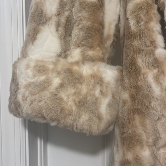 Faux Fur Full Length or MIDI Coat Pamela McCoy - Picture 6 of 11